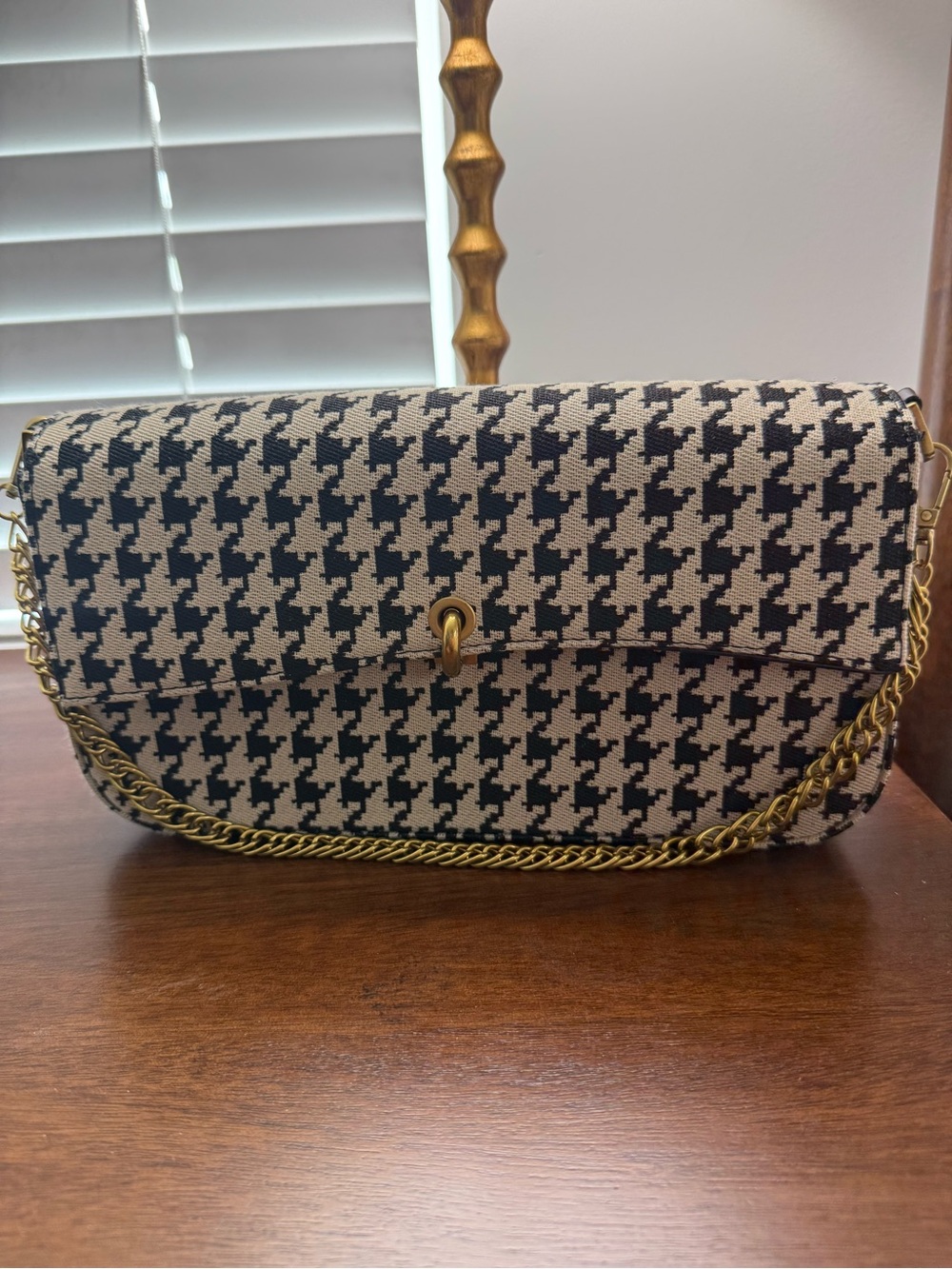 Classic Houndstooth Chain Crossbody Bag